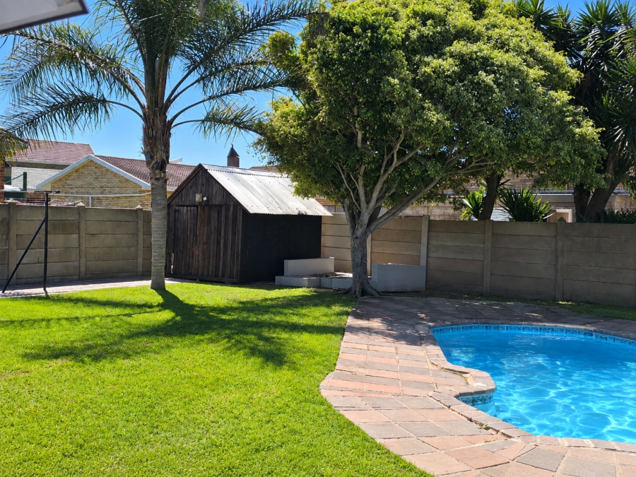 3 Bedroom Property for Sale in Wavecrest Eastern Cape